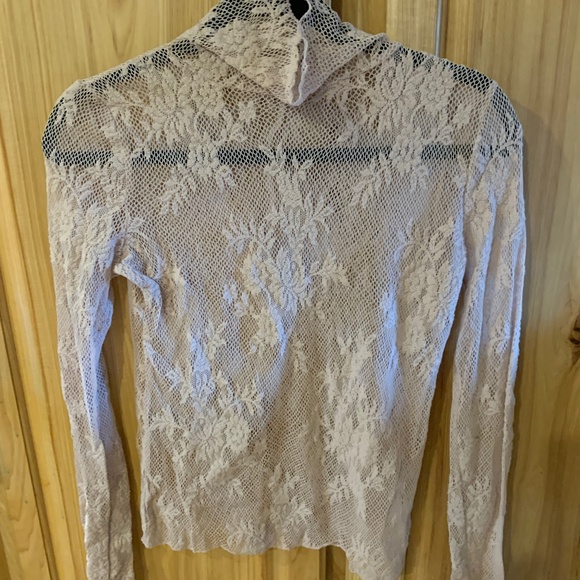 Lace Top. - Picture 1 of 1